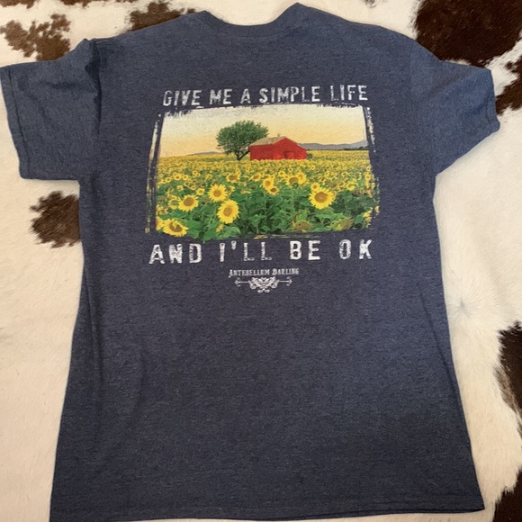 Antebellum darling shirt no size shown but fits like a medium - Picture 2 of 2